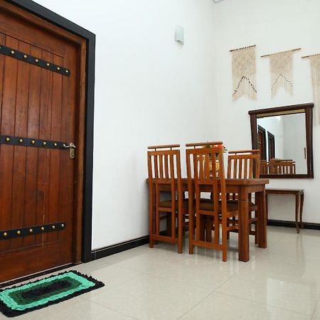 Sujee'S Guest House With Two Bed Rooms Анурадхапура Екстериор снимка