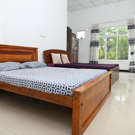 Sujee'S Guest House With Two Bed Rooms Анурадхапура Екстериор снимка