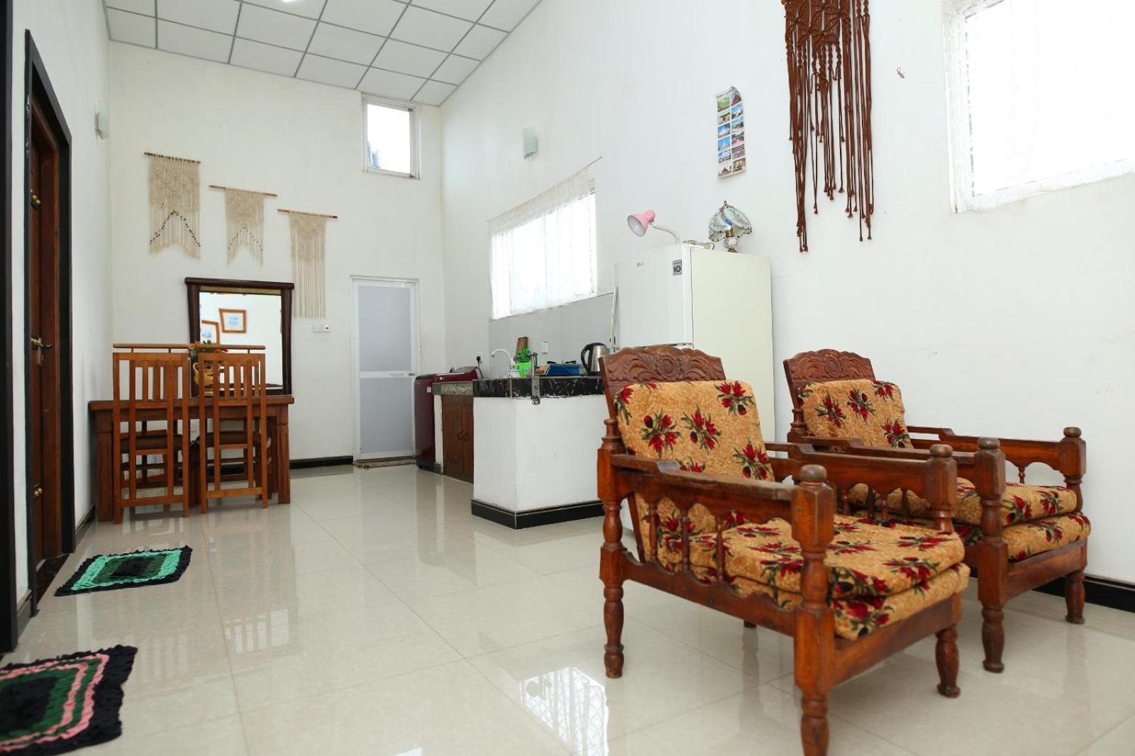 Sujee'S Guest House With Two Bed Rooms Анурадхапура Екстериор снимка