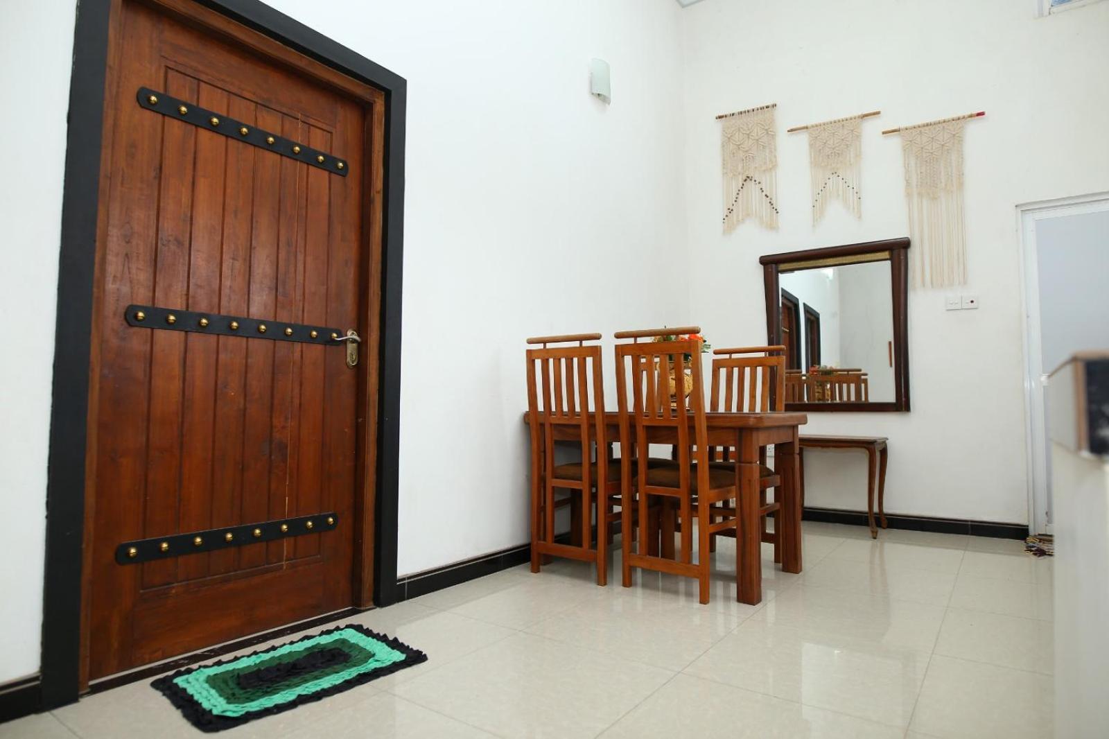 Sujee'S Guest House With Two Bed Rooms Анурадхапура Екстериор снимка
