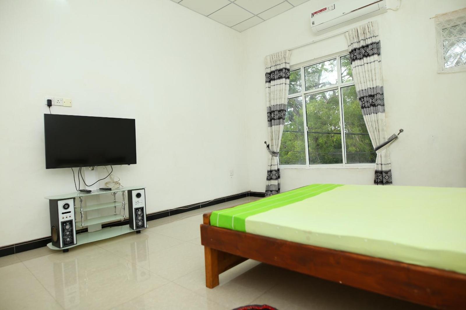 Sujee'S Guest House With Two Bed Rooms Анурадхапура Екстериор снимка