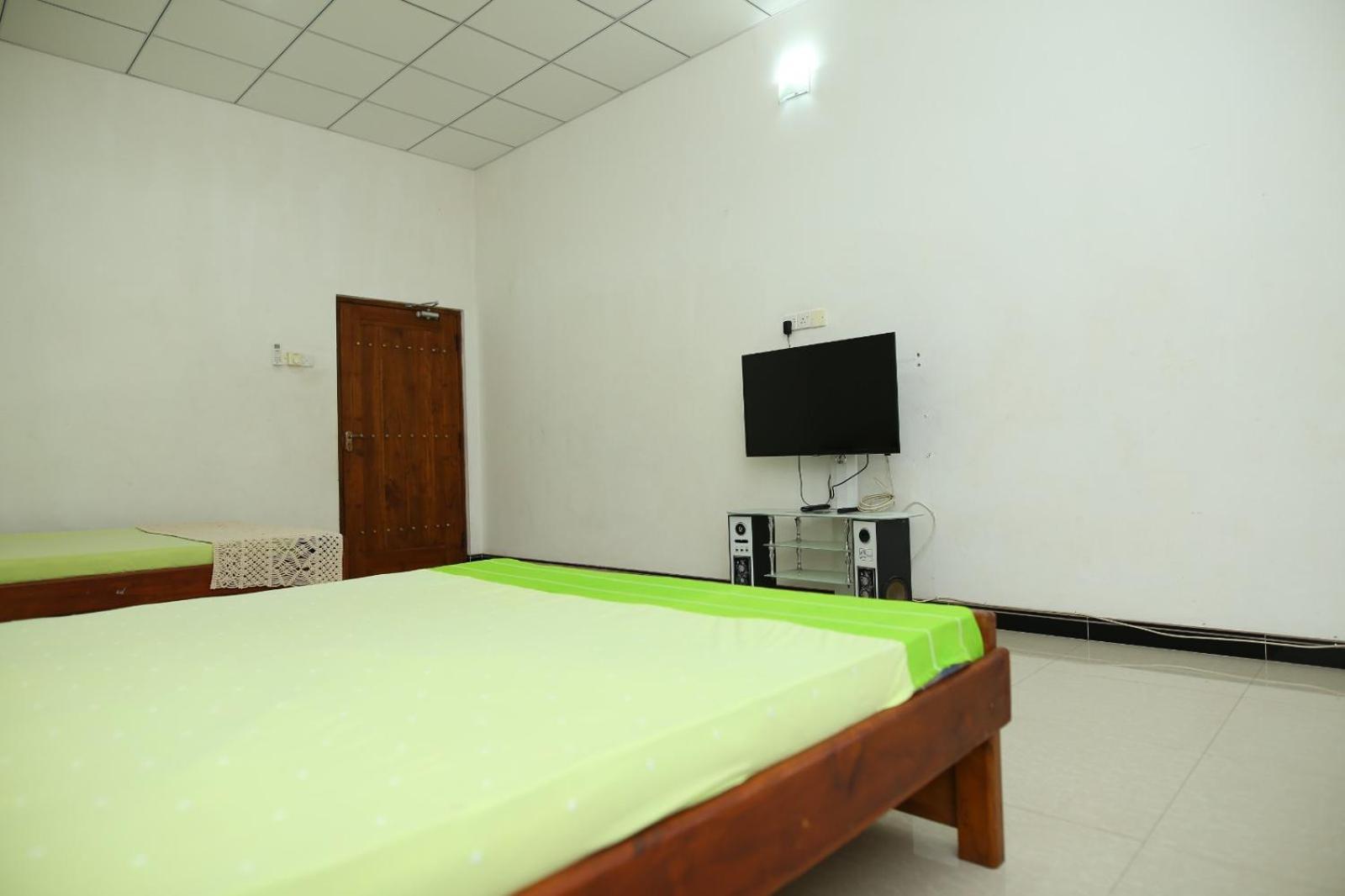 Sujee'S Guest House With Two Bed Rooms Анурадхапура Екстериор снимка